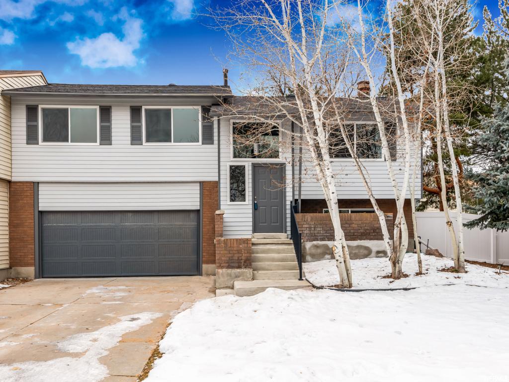 754 E Whispering Pine Dr, Murray, UT 84107