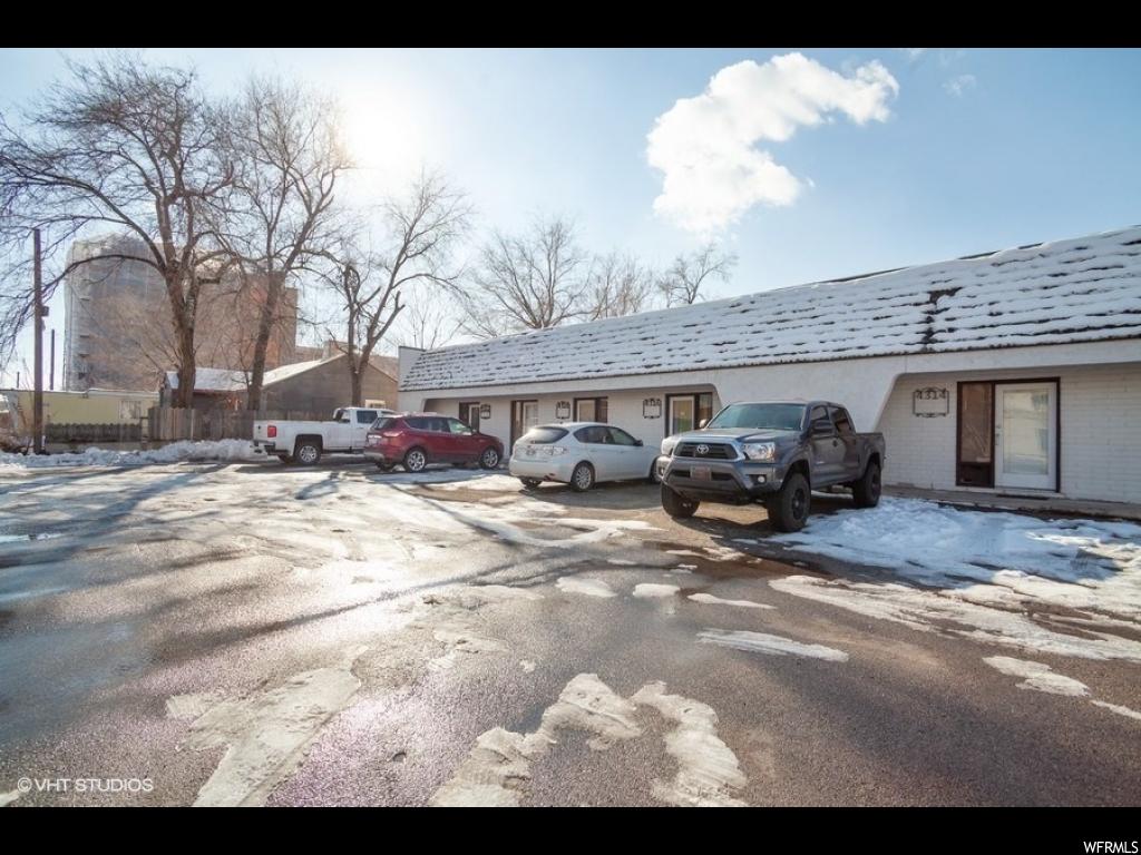 4322 S Main St E, Murray, UT 84107