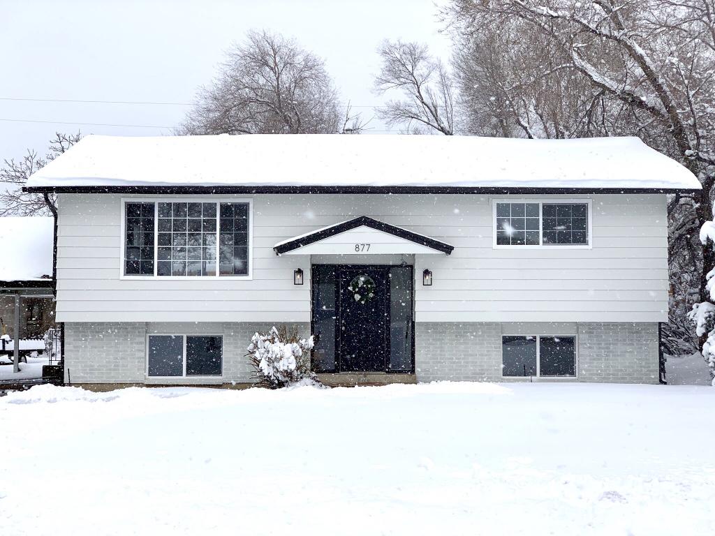 877 E Baker Dr S, Midvale, UT 84047