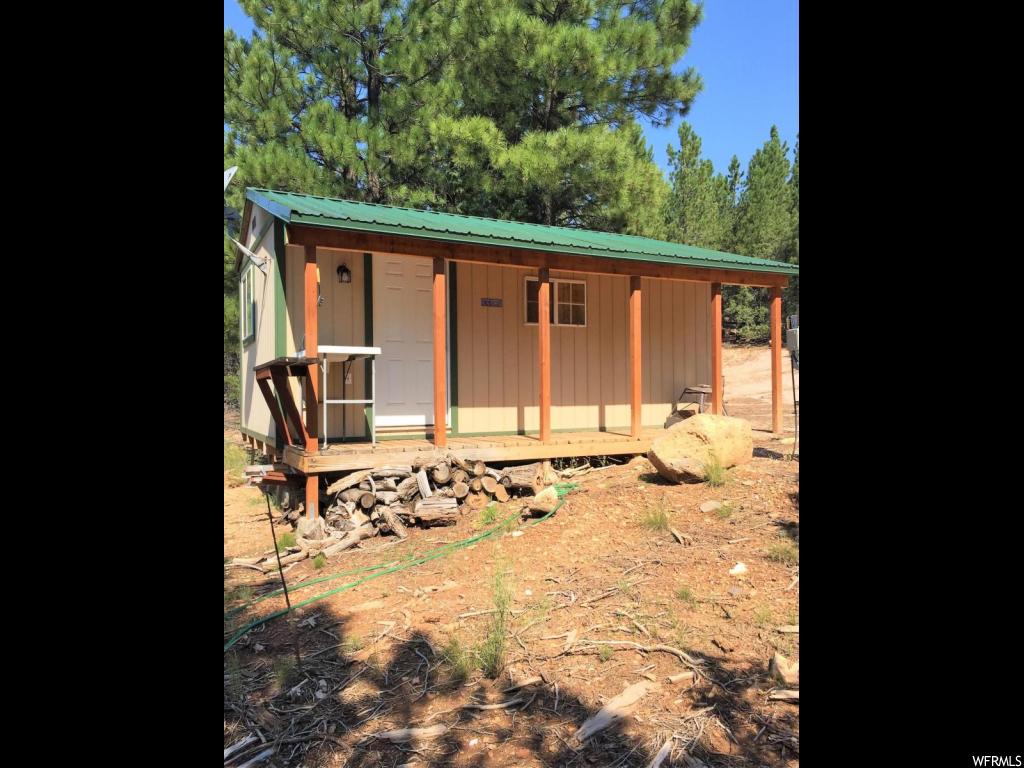 742 E Cedar Dr, Hatch, UT 84735