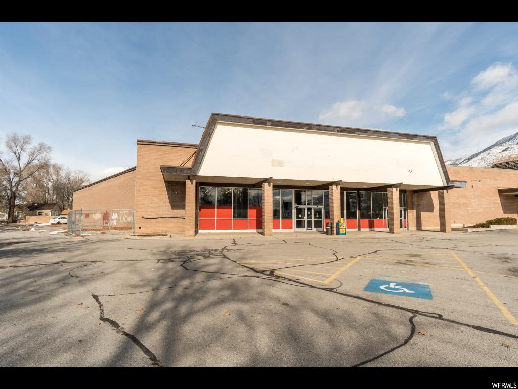 142 N Harrisville Rd E, Ogden, UT 84404