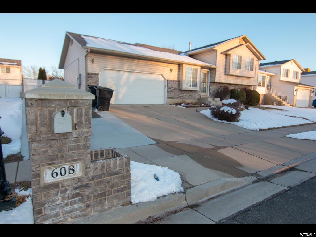 608 N 1300 W, Clinton, UT 84015