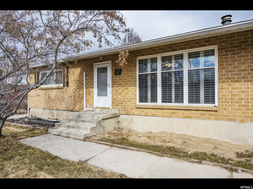 1035 E Platinum Way, Sandy, UT 84094