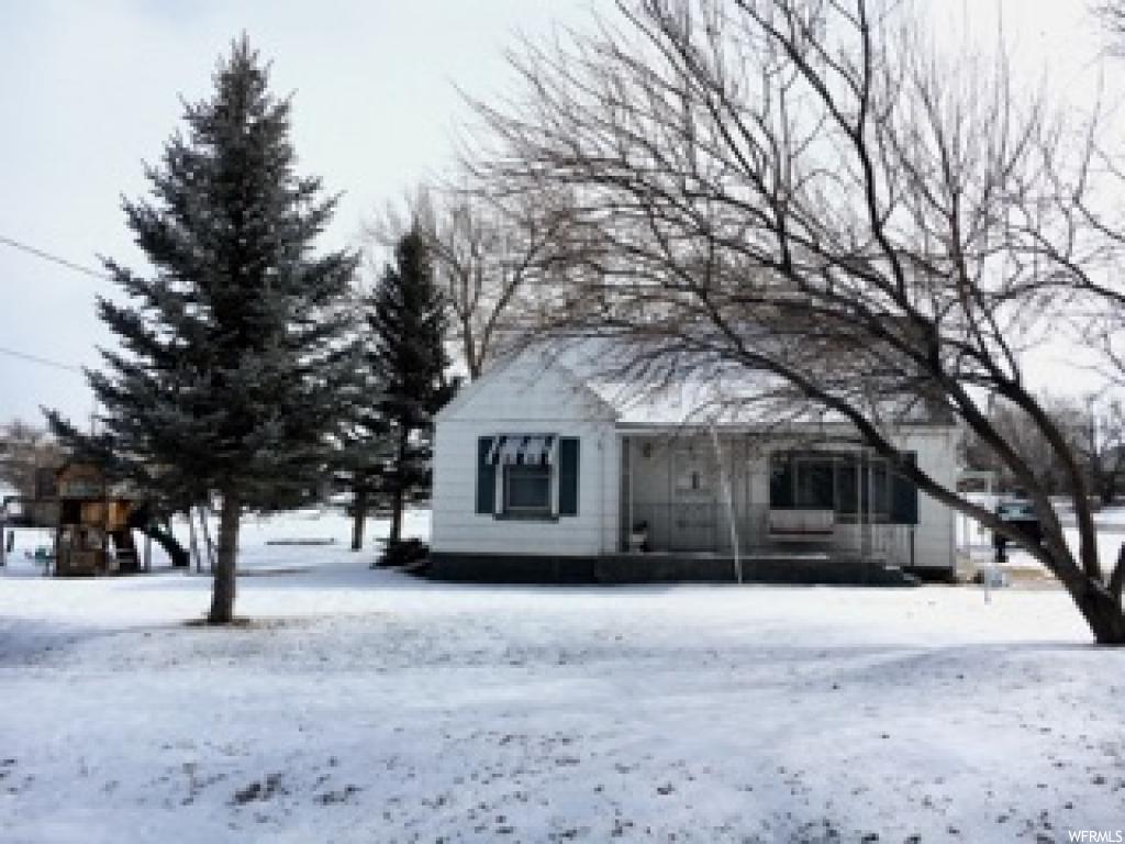 418 200 W N Moroni, UT JUST LISTED!! Country life at its Best in Moroni. Home sits on over quarter acre corner lot with Huge back yard, BIG trees and a great view over the valley. Great horse property. Sellers are very Motivated, Don't miss out on this unbeatable price and home! Home is Now Vacant and will be sold as it is, Buyer to verify all info. Seller is also listing the other 2 neighboring lots for a total of 1.07 acres with a 60x30 shop included if interested in more land with the home.