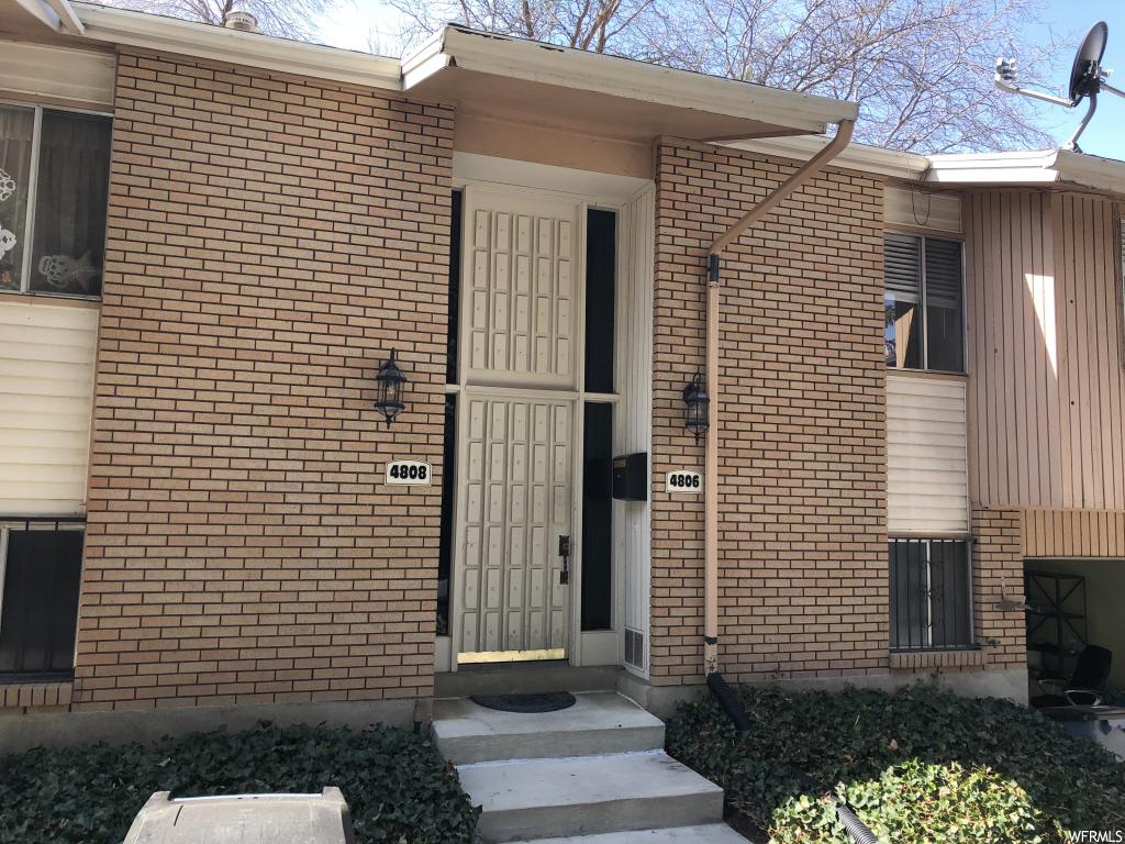 4806 S 2124 E, Holladay, UT 84117