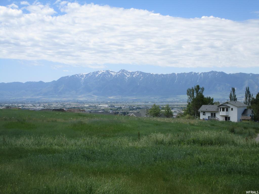 225 N 900 E #1, Hyde Park, UT 84318
