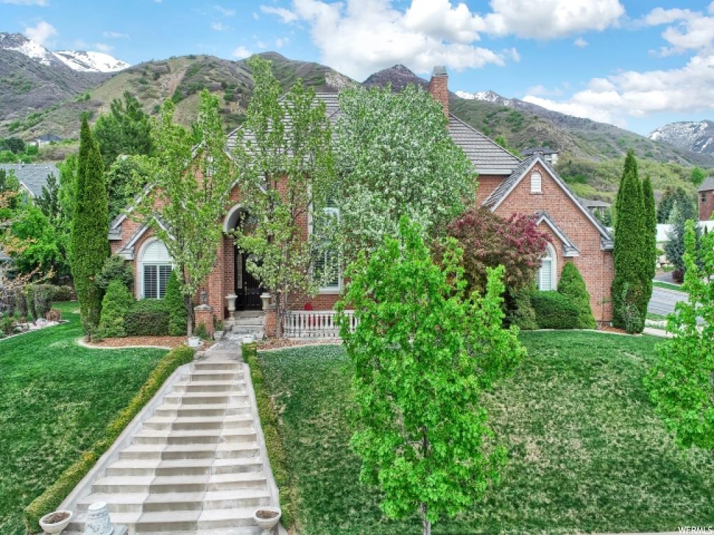 5280 S Arapaho Dr E, Ogden, UT 84403