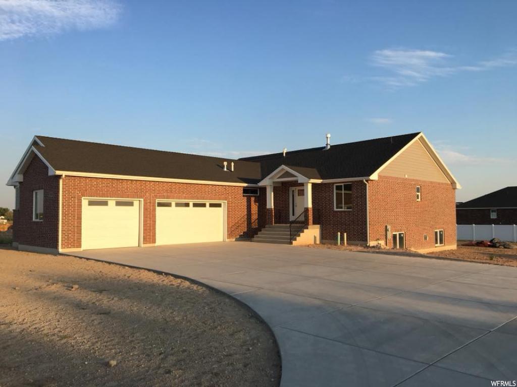 3368 W 1800 N, Clinton, UT 84015