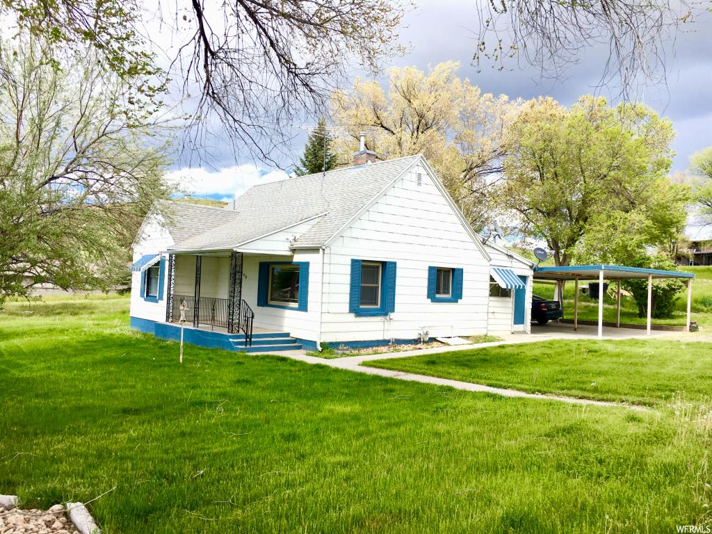 418 200 W N Moroni, Utah Home sits on a Very Large corner lot with BIG trees and a great view over the valley. Brand new Paint and Carpet, it still smells fresh inside! ALL appliances are included in the sale. Fridge, Washer, Dryer, Dishwasher, Heater, and Stove. Also has a sweet built in Basket Ball Hoop. Makes a Great horse property and rental unit. Home is Now Vacant and easy to show. Buyer to verify all info. Seller is also listing the other 2 neighboring lots that make a perfect 1 acre square with a 60x30 shop included if interested in more land with the home.