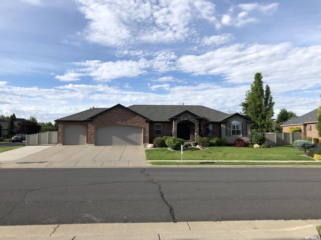 2761 W 1010 N, Clinton, UT 84015