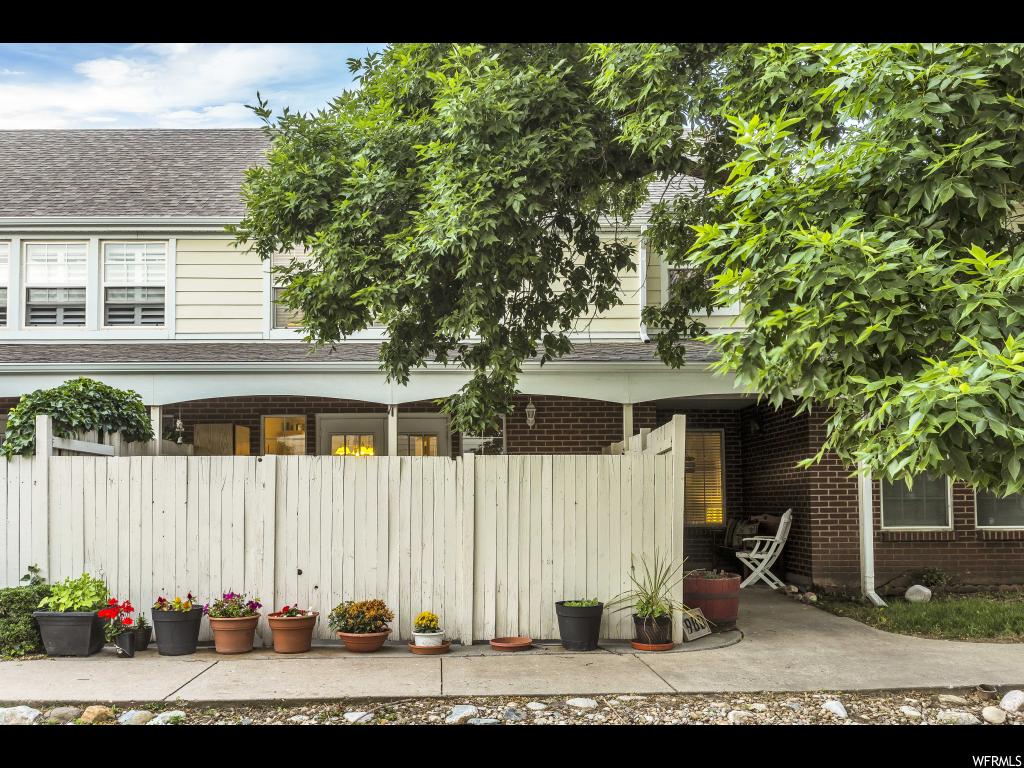 980 N Brookfield Ln, Centerville, UT 84014