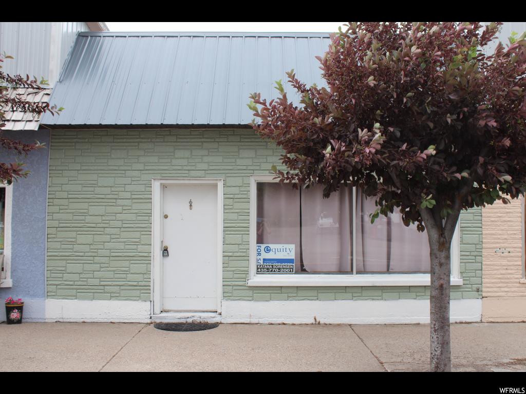112 S Main, Grace, ID 83241