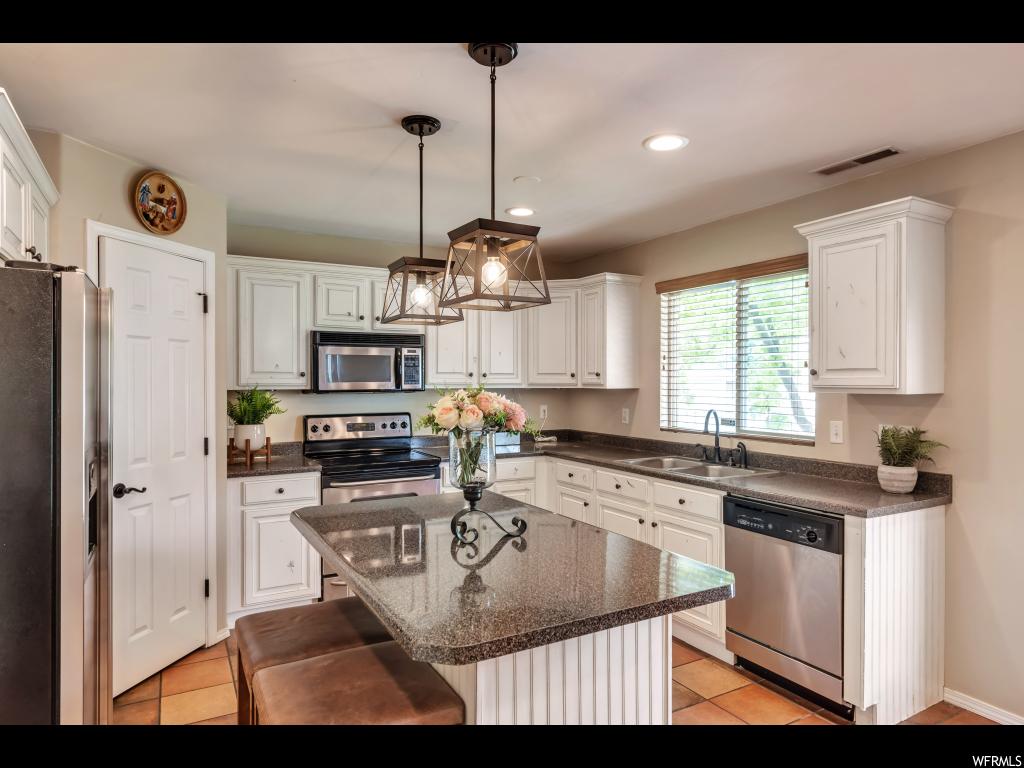 377 W Bricker Dr, Draper, UT 84020