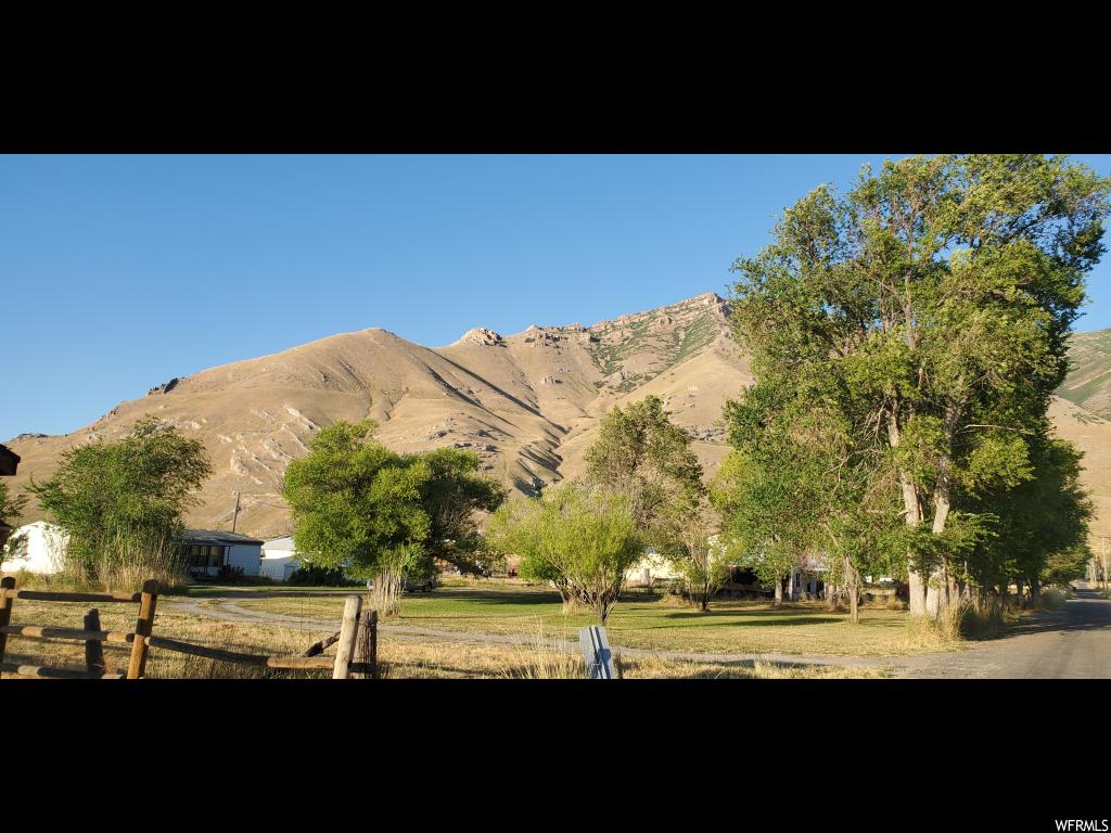 1889 E Pheasant Ln, Lake Point, UT 84074