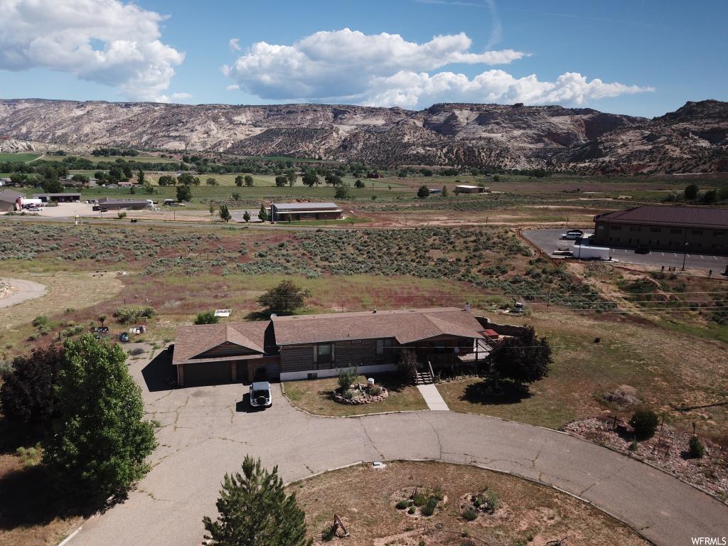 585 E 300 S, Escalante, UT 84726