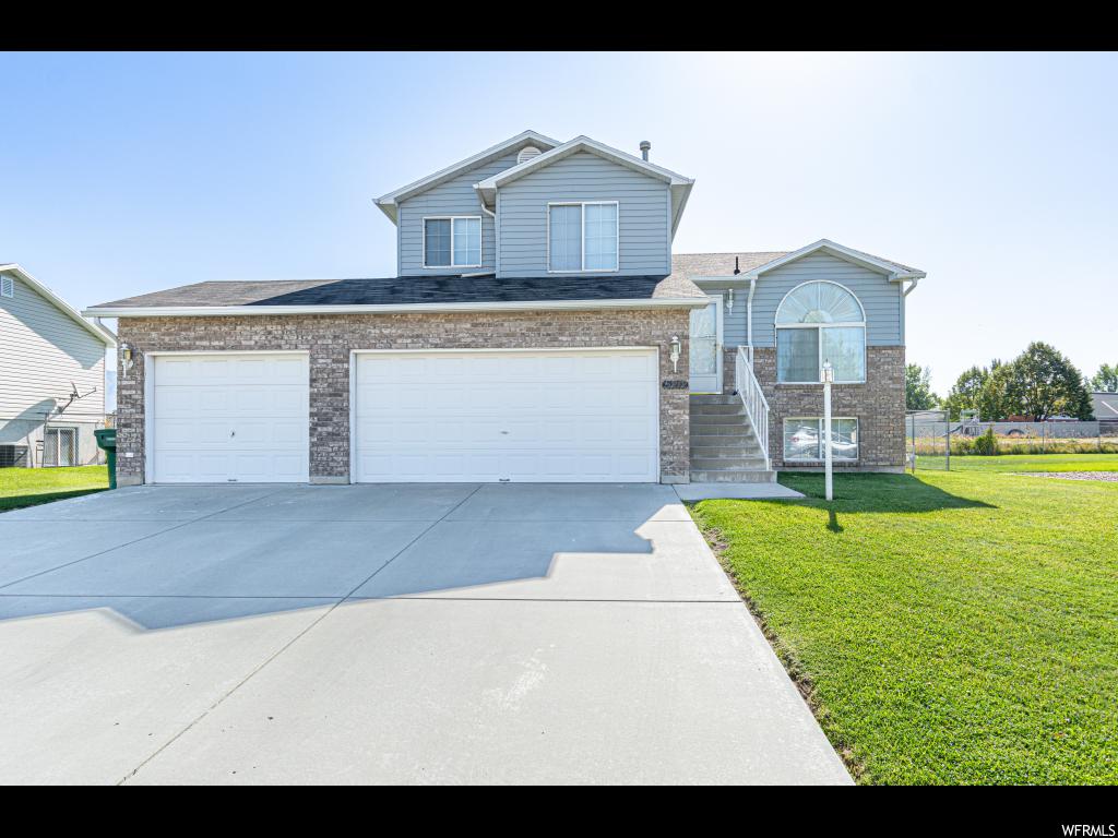 5212 Vista Dr, Roy, UT 84067