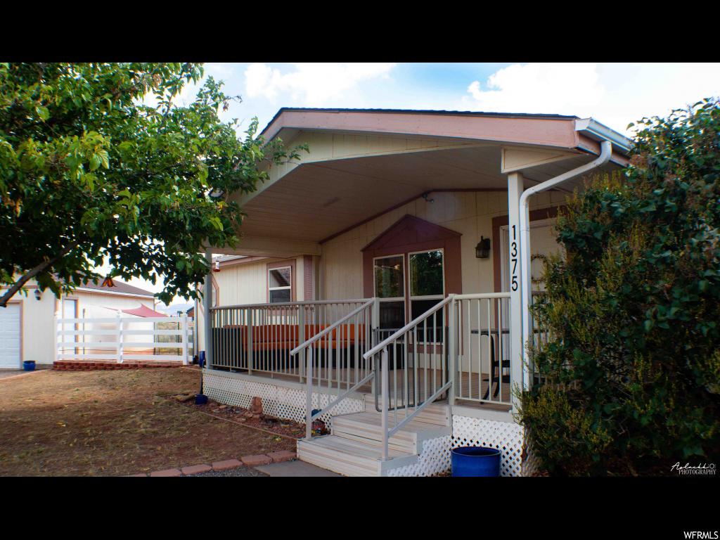 1375 S Desert View Dr E, Kanab, UT 84741