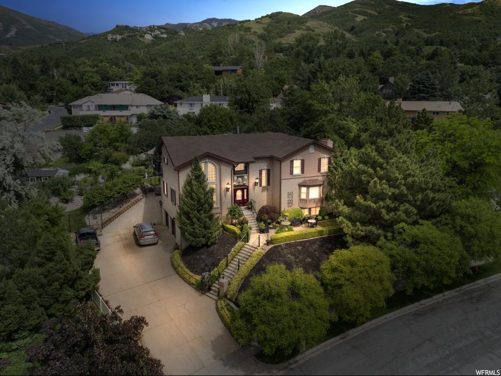2471 S Green Oaks Dr E, Bountiful, UT 84010