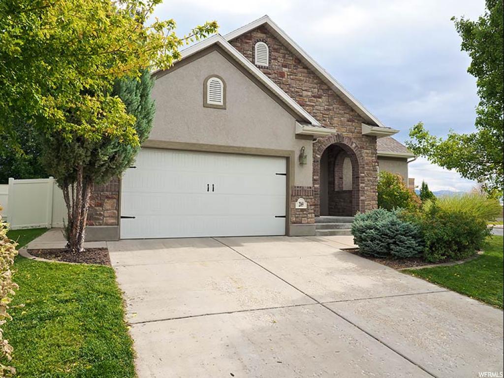 2069 S James Cir E, Clearfield, UT 84015