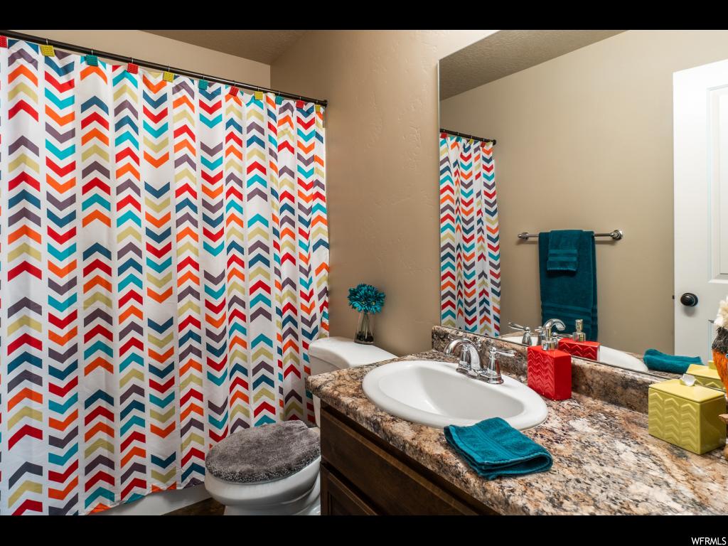 3533 OSPREY TRAIL Saratoga Springs, Utah STOP! THIS IS IT! 4 bedrooms finished with 2 more framed in the basement. 3 full bathrooms and one framed in the basement. Amazing views of the lake. Oversized garage will fit a lifted truck. Come make it your own today!