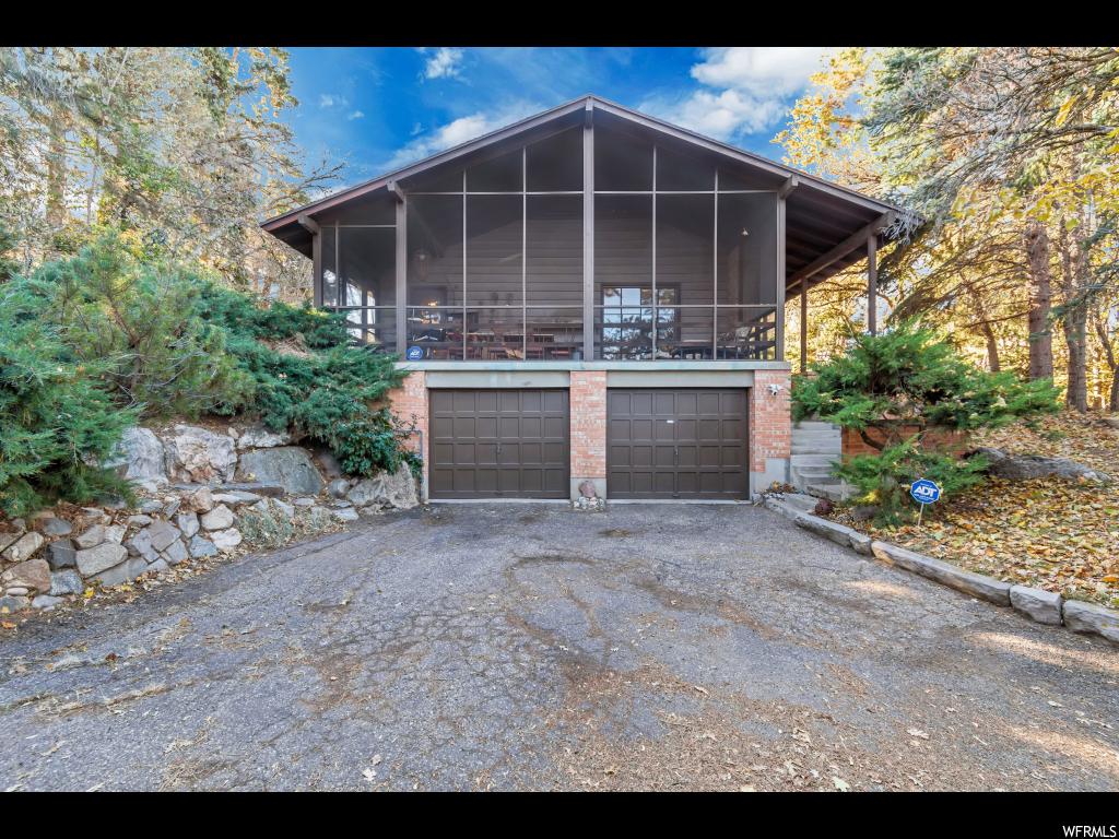 1527 E Oak Ridge Dr, Ogden, UT 84403