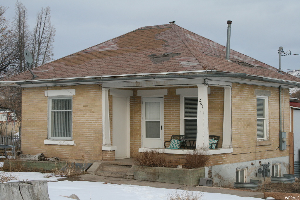 261 STATE STREET S Fountain Green, Utah This home is being sold "as is". There are two rooms downstairs that have been used as bedrooms but only one has windows. There is plenty of property to make an addition on to the home.