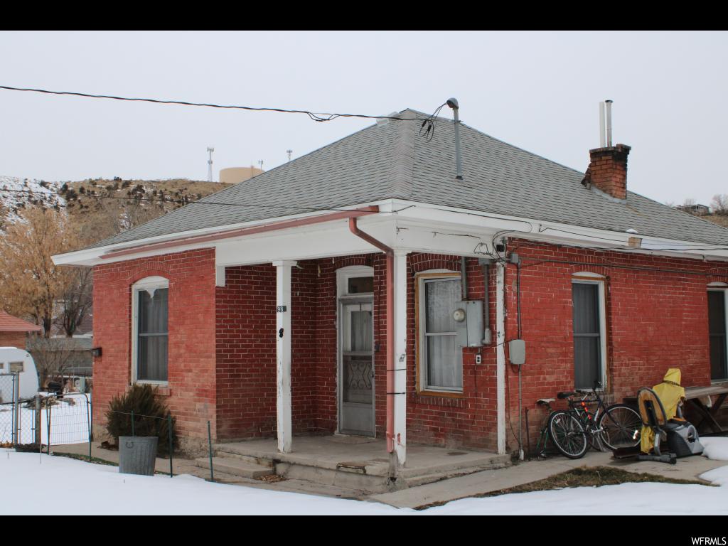 98 Maple St, Helper, UT 84526