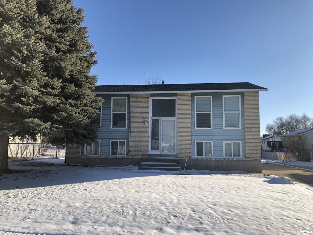 933 W 2550 N, Clinton, UT 84015