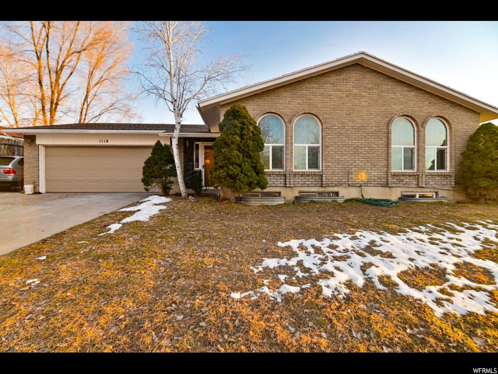 1114 E Cedar Ridge Rd, Sandy, UT 84094