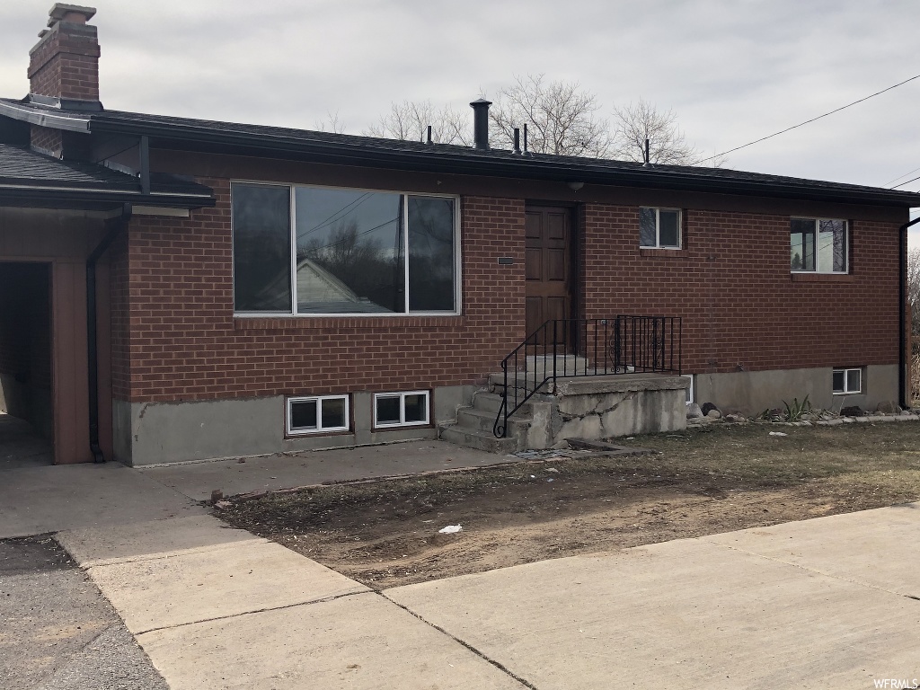 255 E Chimes View Dr, South Ogden, UT 84405