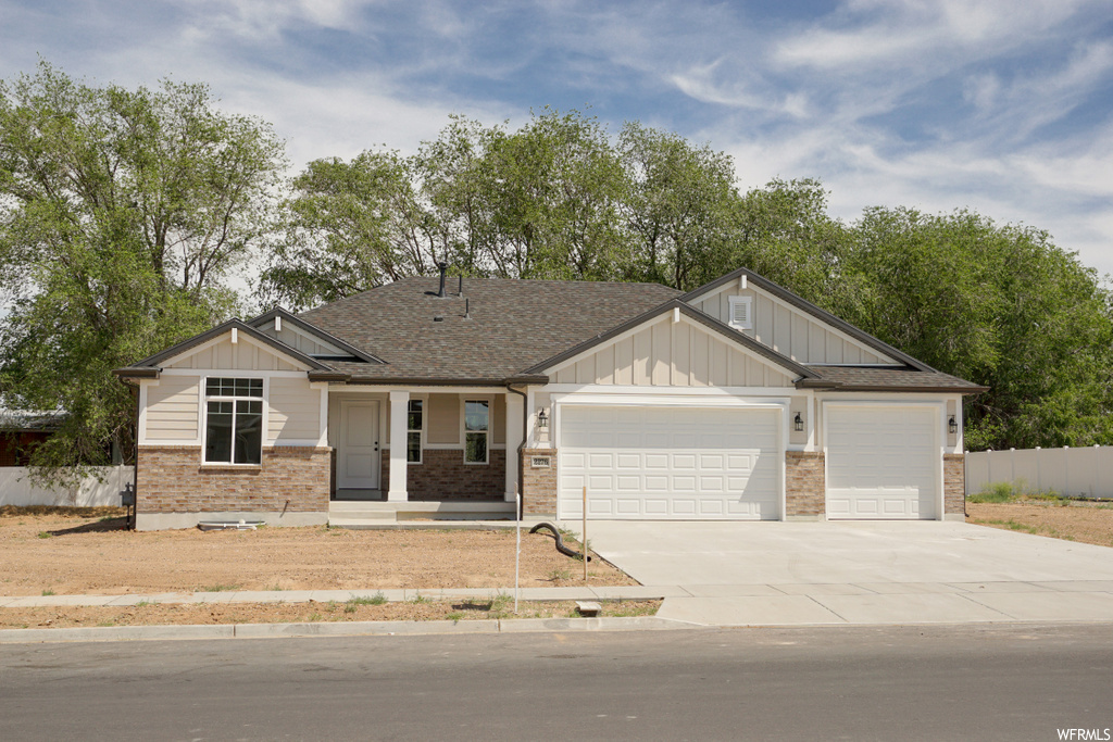 2276 W 1020 N, Clinton, UT 84015