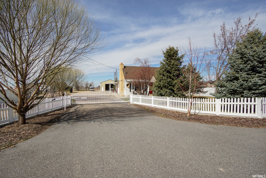5779 S 5500 W, Hooper, UT 84315