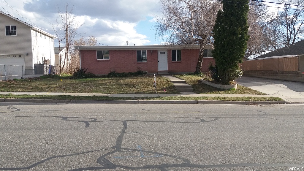 230 E Chase Ln, Centerville, UT 84014