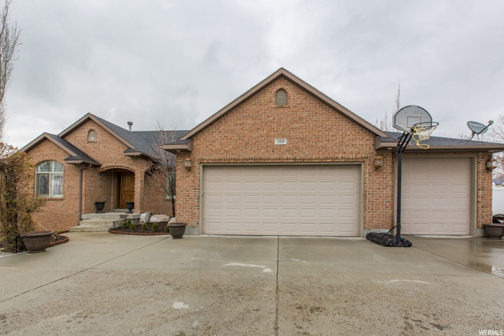 319 E Park View Cir, Bountiful, UT 84010