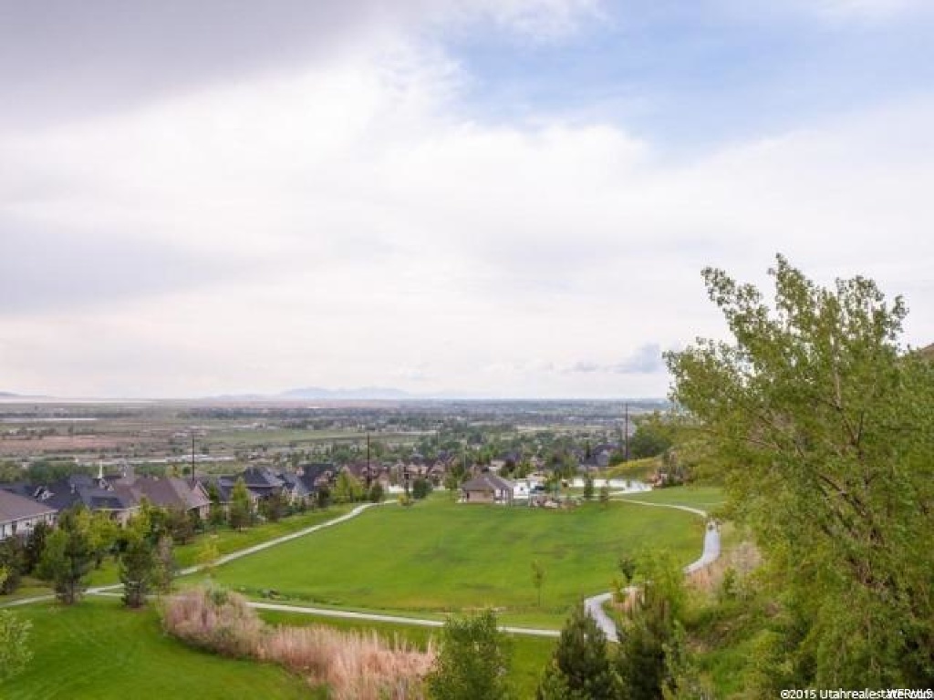 149 E Rolling Hills Dr, Centerville, UT 84014