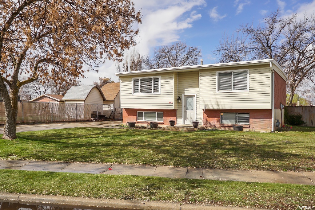 2583 N 770 W, Clinton, UT 84015