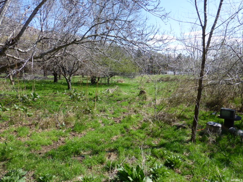 664 N Compton Rd E, Farmington, UT 84025