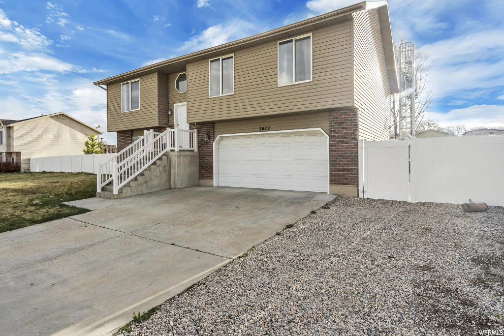 2072 N 550 W, Clinton, UT 84015