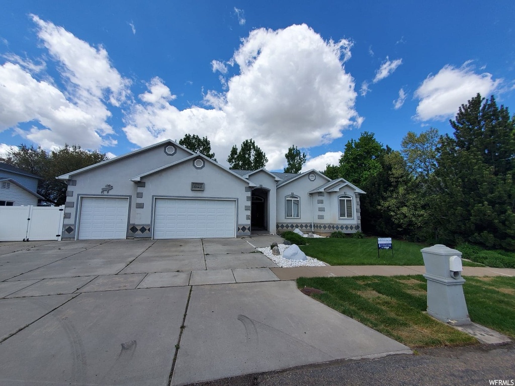4423 S 1800 W, Roy, UT 84067