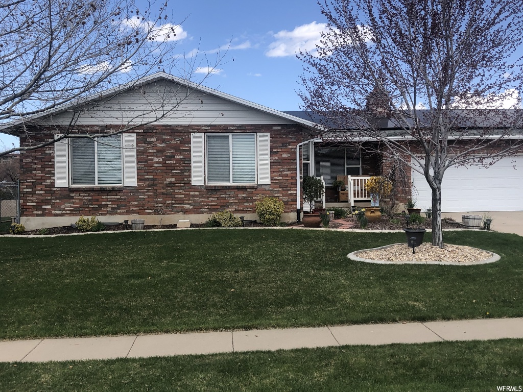 1157 E Raymond Rd, Fruit Heights, UT 84037