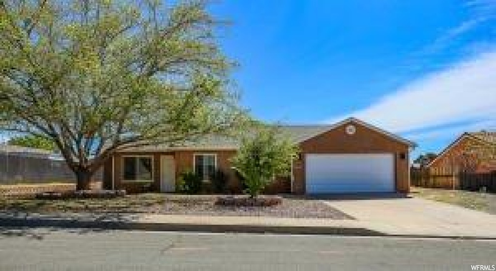 227 S 120 E, Ivins, UT 84738