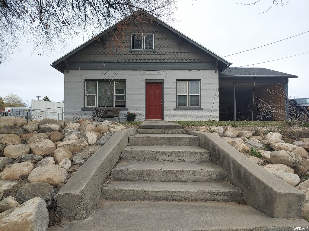 390 DUCKSPRINGS DR N Moroni, Utah This is a great home that has been updated and shows so well. Good size kitchen with plenty of counter top space and cabinets. Beautiful built in shelving that give this home character. It has a fenced yard, with sprinkler system and room for your animals. There is a separate back access to the property that is ideal. The home has central air and a water softener. Bedrooms are good size. Yard is great for entertaining with a newly built pergola and nice size cement patio. Buyer and buyer's broker to verify all information. Square footage figures are provided as a courtesy estimate only and were obtained from ____county__________ . Buyer is advised to obtain an independent measurement.