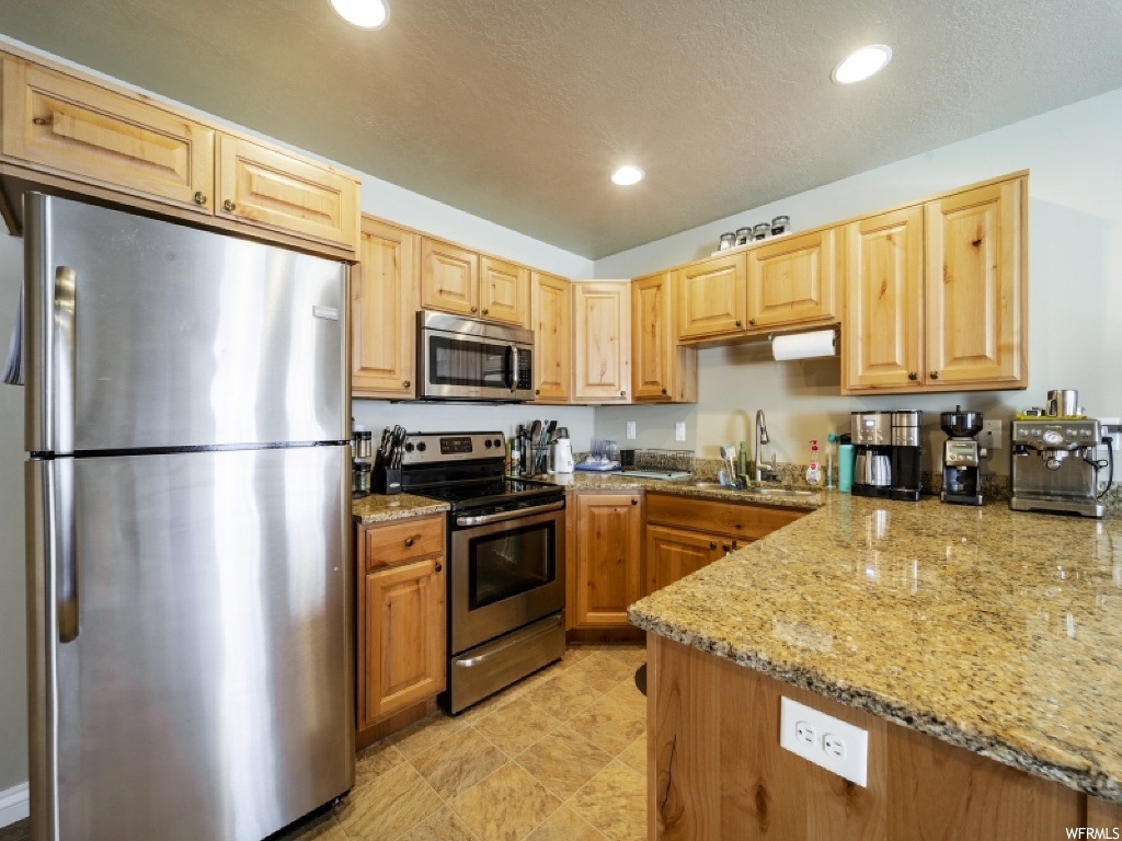 1801 E Whitetail Dr, Layton, UT 84040