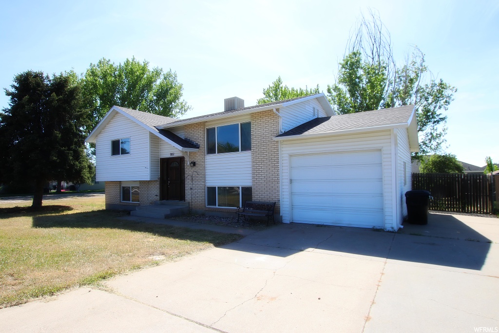 951 N 1235 W, Clinton, UT 84015