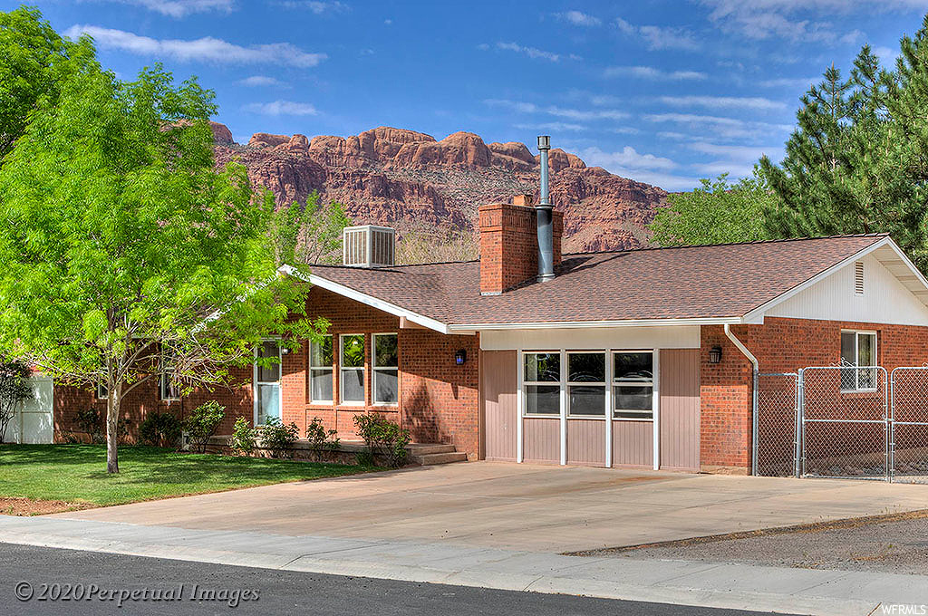 106 Arbor Dr, Moab, UT 84532