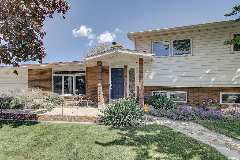 449 E Floyd Dr, Sandy, UT 84070