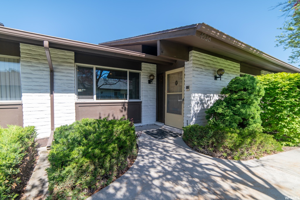 4956 S 975 E, Murray, UT 84117