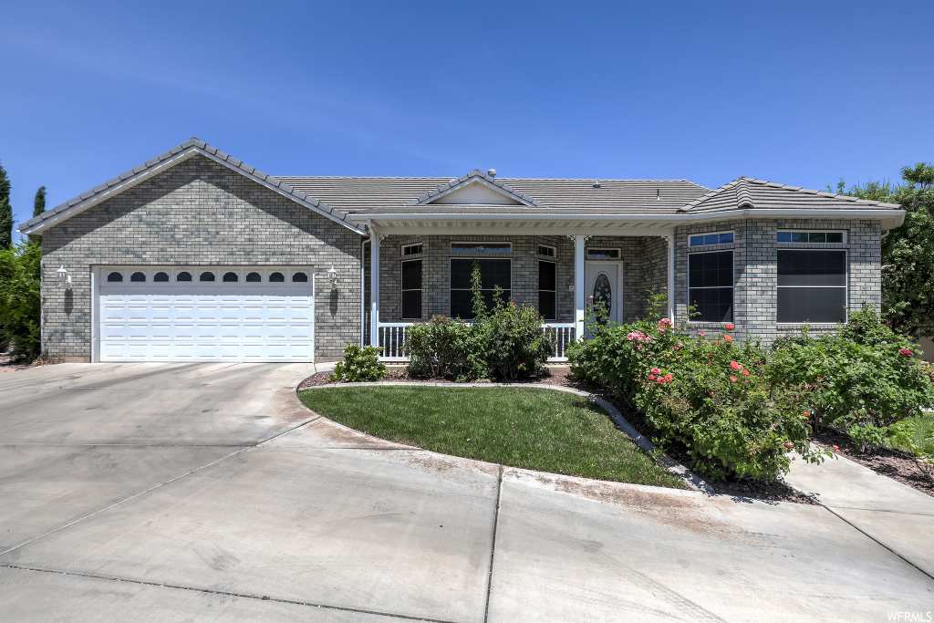 727 E Larkspur Rd, St. George, UT 84790