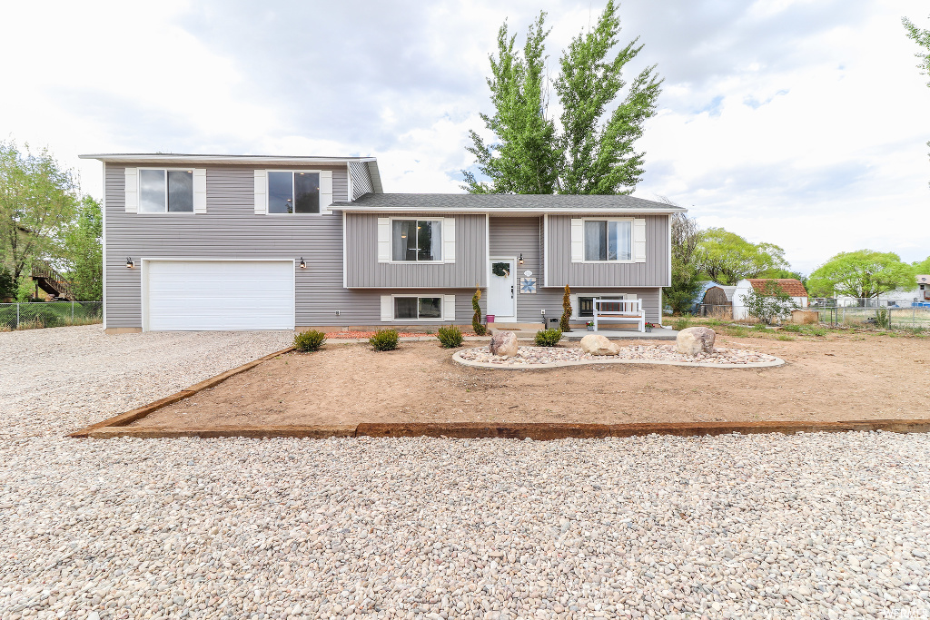 735 E 2970 S, Naples, UT 84078