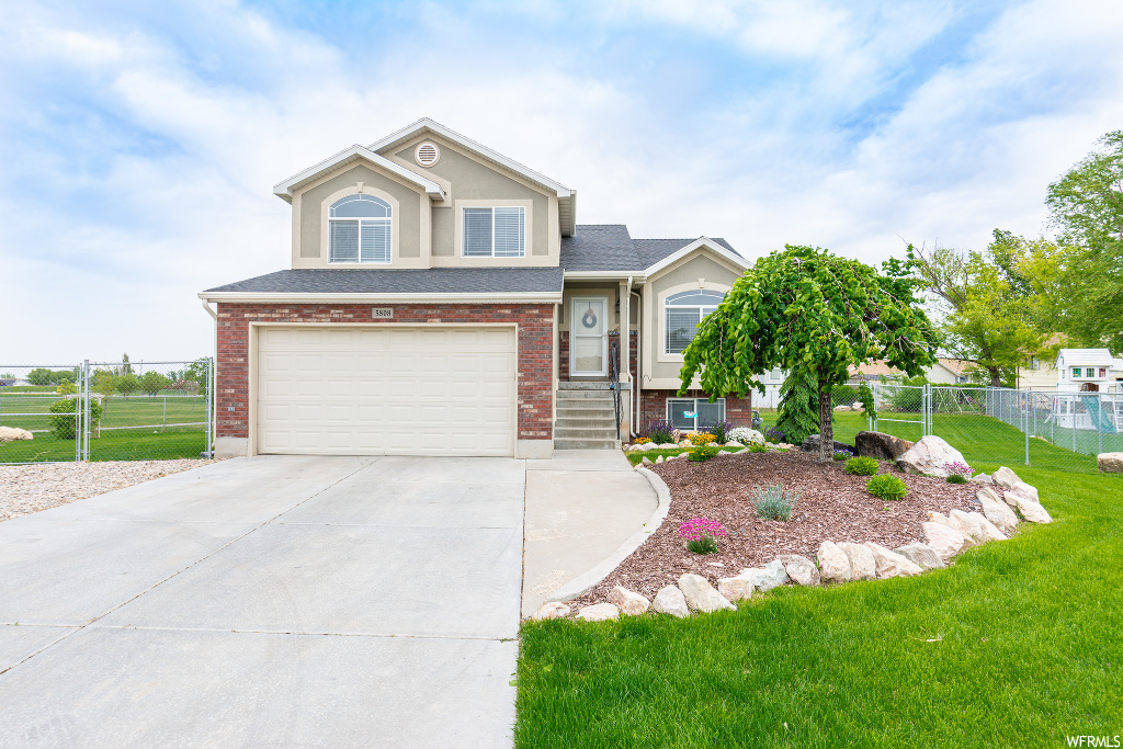5808 S 4150 W, Roy, UT 84067